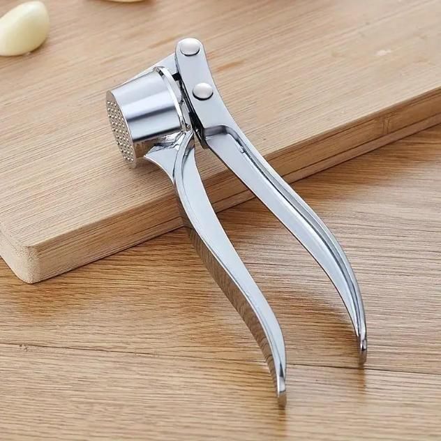 Manual Aluminum Garlic Crusher & Ginger Mincer – Easy Handheld Kitchen Tool