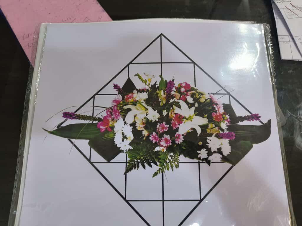 Home Wall Art Grid Flower Pattern Sticker – Assorted Design Wall Decals