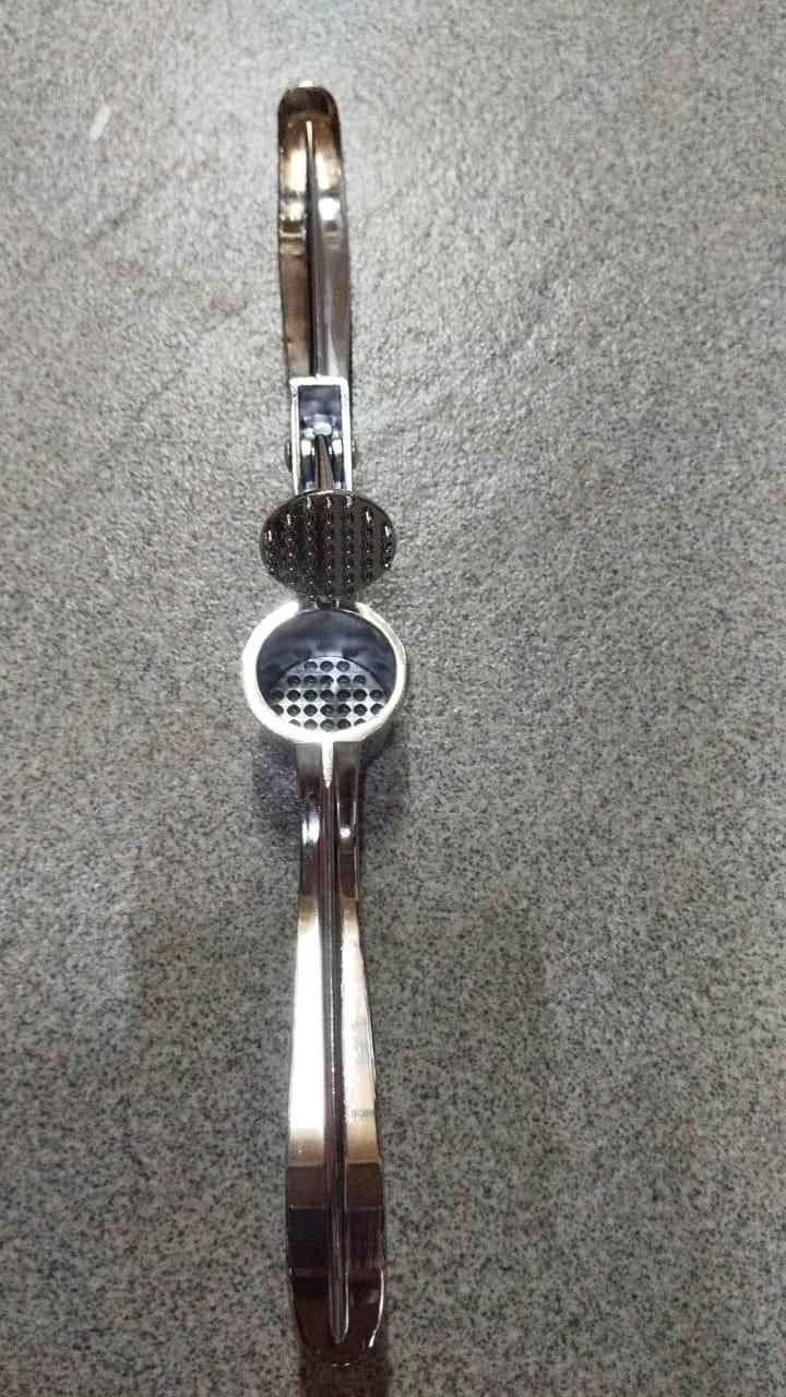 Manual Aluminum Garlic Crusher & Ginger Mincer – Easy Handheld Kitchen Tool